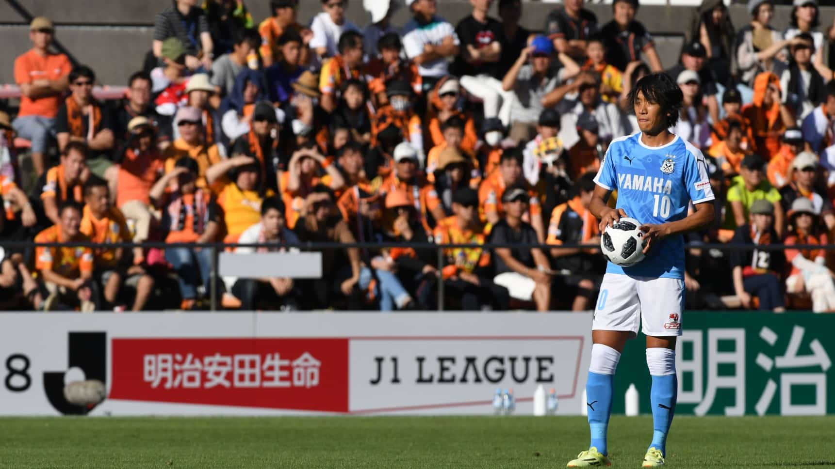 Yokohama FC vira o time do carisma: Shunsuke Nakamura, 41 anos, chega para jogar com Kazu, de 52