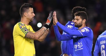 O pênalti miserável de Matías Suárez garantiu um bem-vindo empate ao Cruzeiro no Monumental