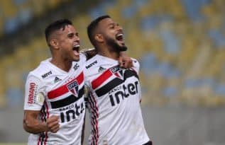 São Paulo vai ao G4 provisoriamente graças a intervenção polêmica do VAR no fim do jogo com o Fluminense