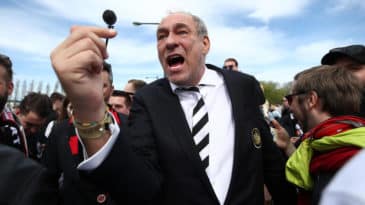 O presidente do Frankfurt tirou dinheiro do próprio bolso e bancou cerveja à torcida na Estônia