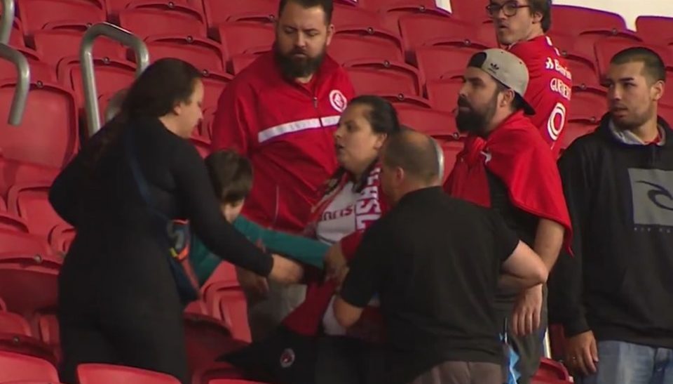 Gr&ecirc;mio e Inter enfrentaram a agress&atilde;o no cl&aacute;ssico juntos, com responsabiliza&ccedil;&atilde;o e tamb&eacute;m solidariedade