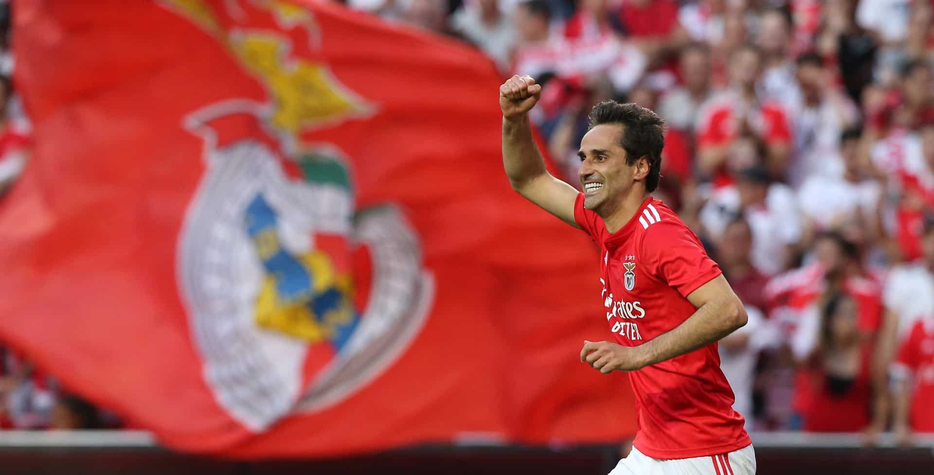 Jonas confirma a aposentadoria: Um gigante do Benfica, um goleador que soube desfrutar do tempo