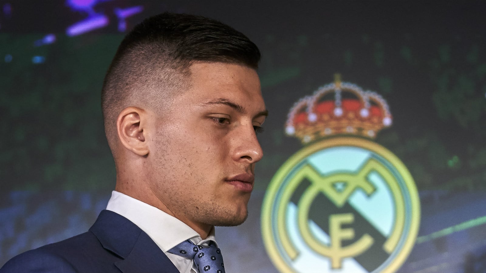 Doen&ccedil;a da irm&atilde;, press&atilde;o do Estrela Vermelha e precocidade: os desafios que forjaram Luka Jovic