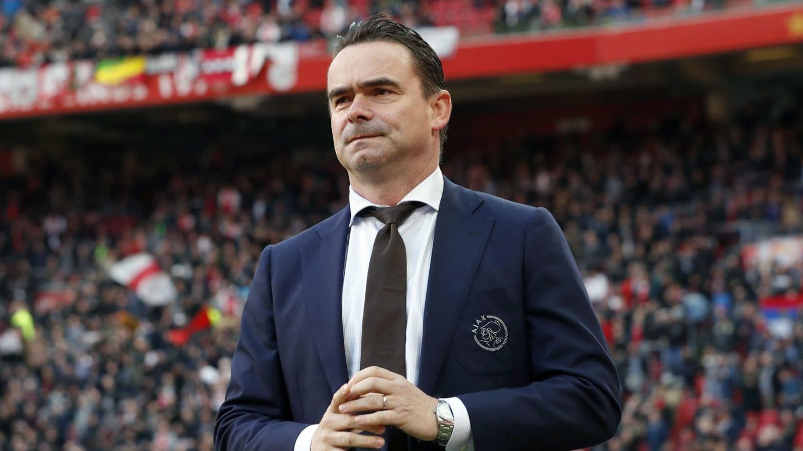Overmars: &ldquo;Comparo Uefa e federa&ccedil;&atilde;o com Trump: acham que a economia &eacute; mais importante que o v&iacute;rus. Acordem!&rdquo;