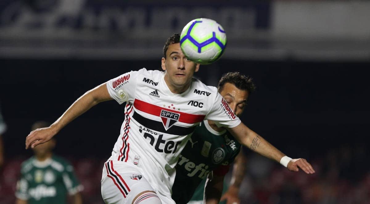 Num cl&aacute;ssico de grandes defesas, a infelicidade de Volpi culminou no empate