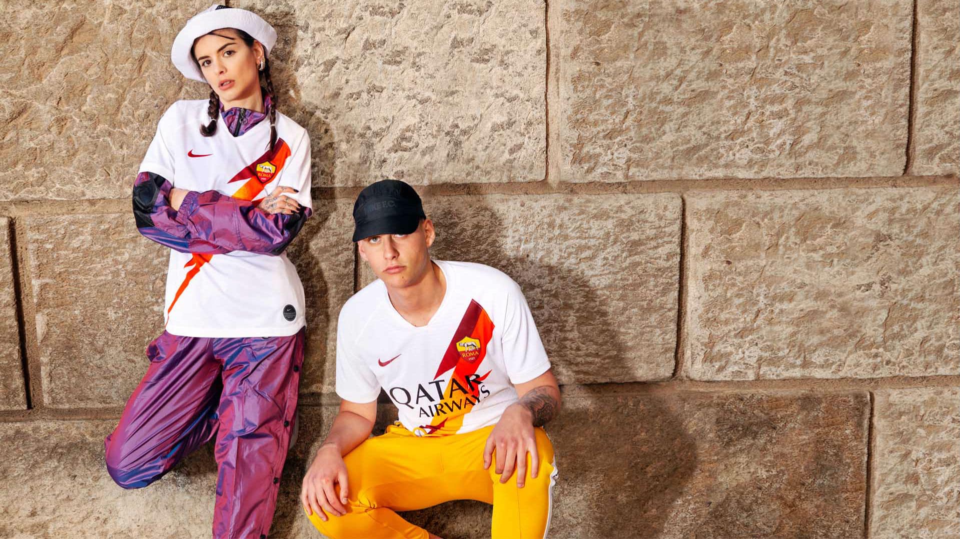 Nova camisa da Roma est&aacute; entre o time de quadribol da Grifin&oacute;ria e o dos funcion&aacute;rios da Nescau