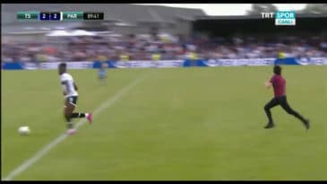 Torcedor do Trabzonspor levou muito a sério esse negócio de 12º jogador e tentou parar contra-ataque adversário