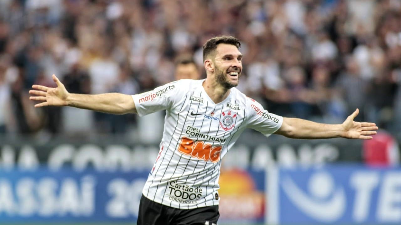 Corinthians teve boa atua&ccedil;&atilde;o contra Botafogo, com Pedrinho decisivo e gol de Boselli