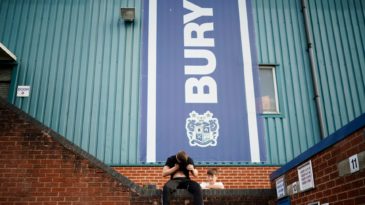 Após 134 anos de filiação, Bury entra em um limbo ao ser excluído da Football League