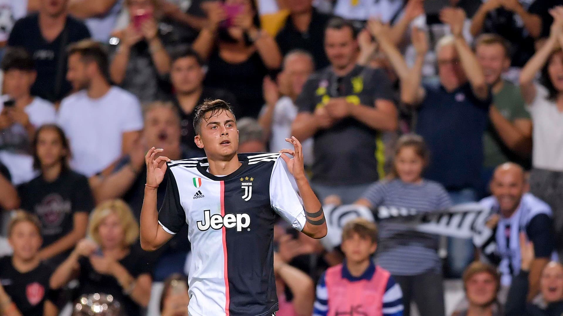 Dybala marcou um gol espetacular no &uacute;ltimo amistoso de pr&eacute;-temporada da Juventus