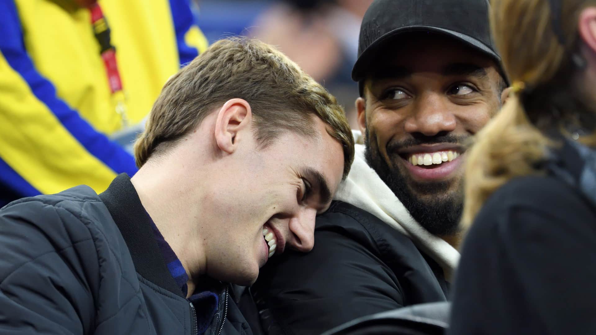 Griezmann informou a Lacazette que o havia vendido ao Huddersfield &ndash; no FM