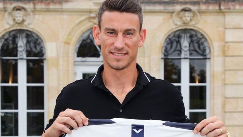 Koscielny consegue transfer&ecirc;ncia e deixa Arsenal pela porta dos fundos rumo ao Bordeaux