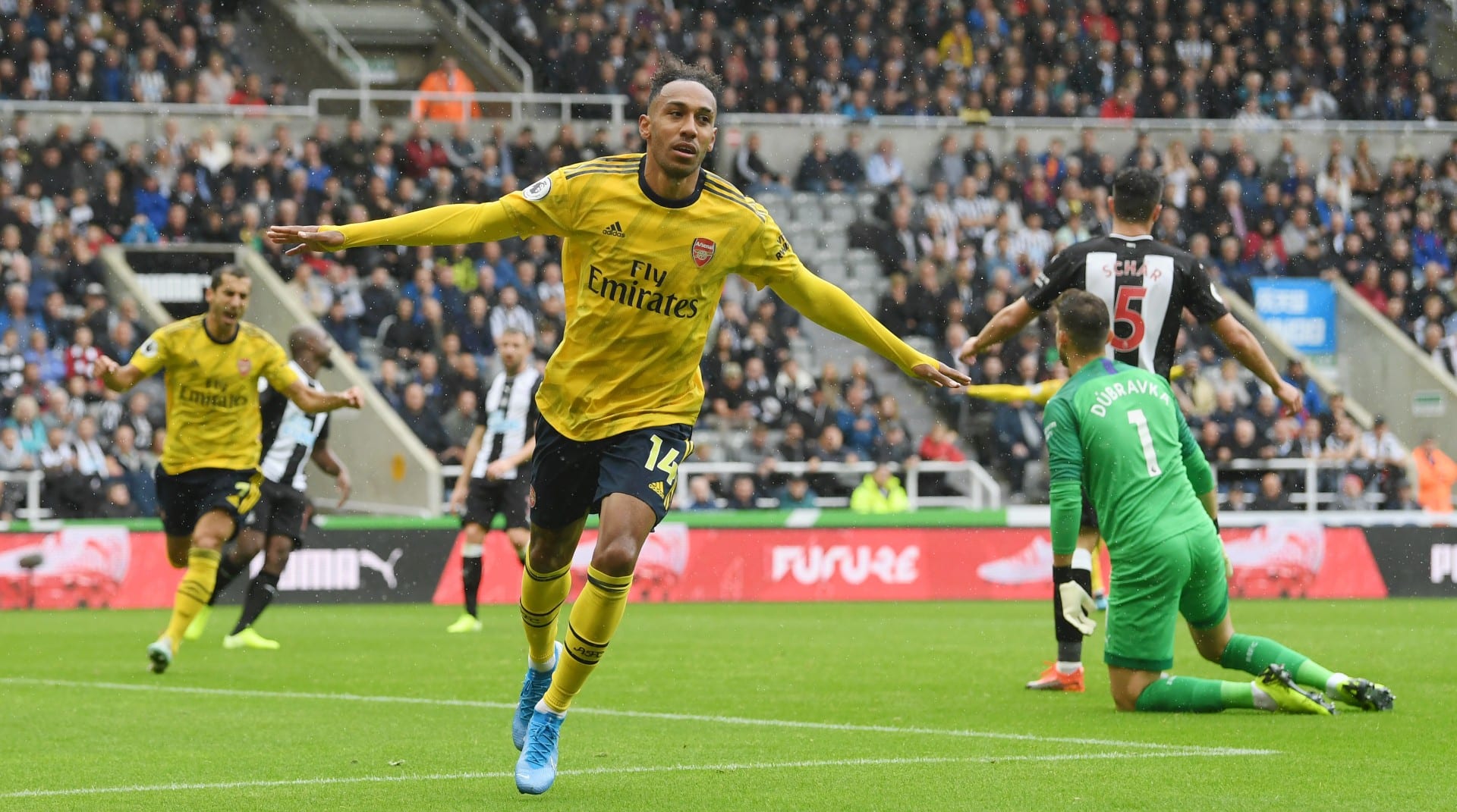 A categoria de Auba garantiu a vit&oacute;ria em uma estreia n&atilde;o t&atilde;o simples ao Arsenal