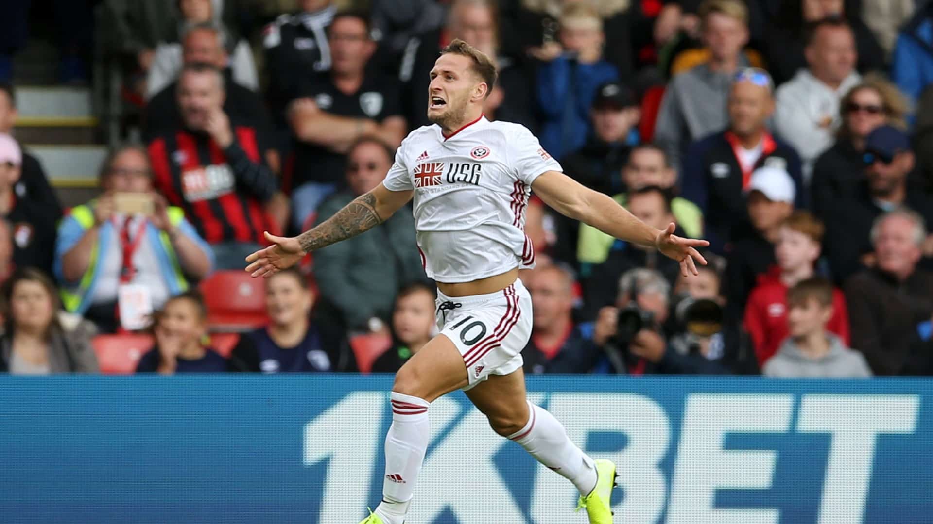 Billy Sharp fez seu primeiro gol na Premier League, depois de 227 nas divis&otilde;es inferiores da Inglaterra