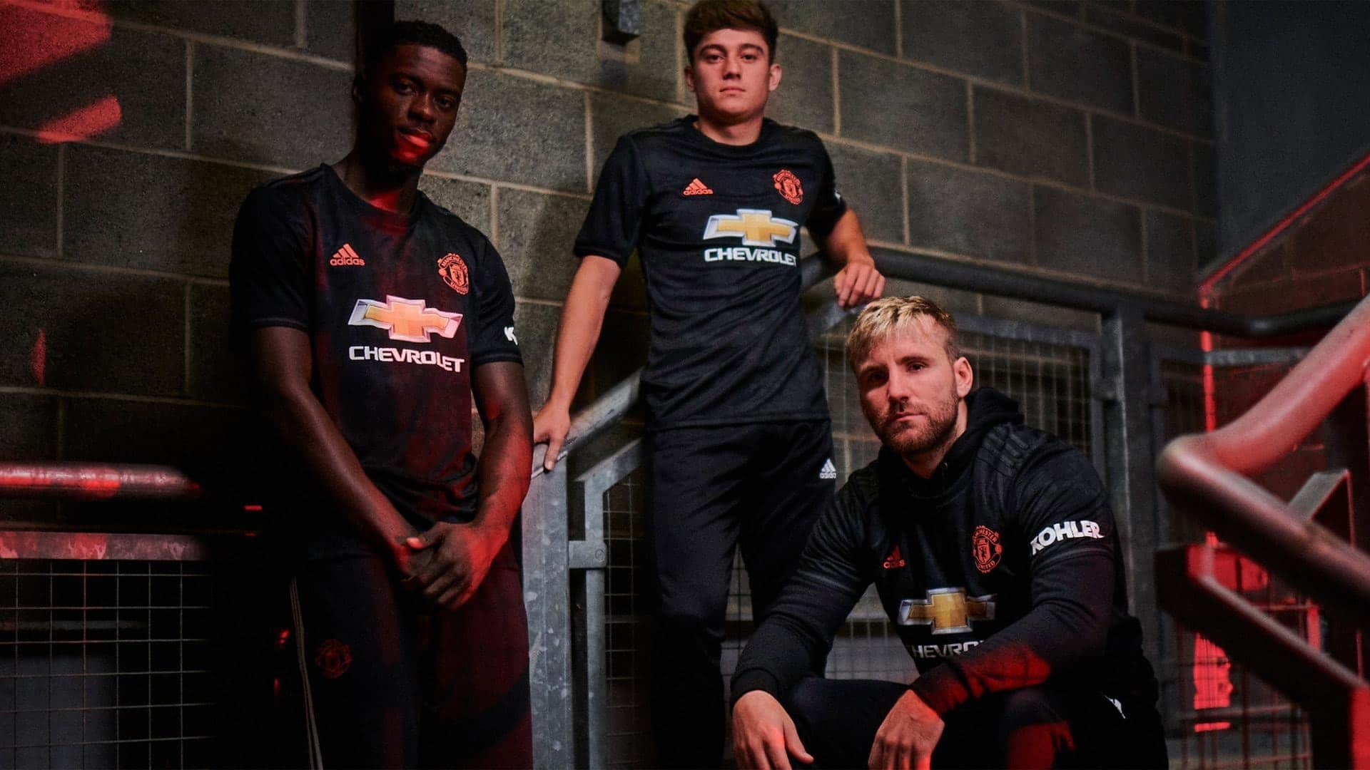 Camisa alternativa do United para a temporada faz homenagem ao primeiro t&iacute;tulo de FA Cup do clube