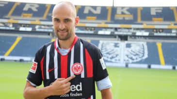 Após muito lucrar com Jovic e Haller, o Frankfurt buscou Bas Dost para garantir seus gols