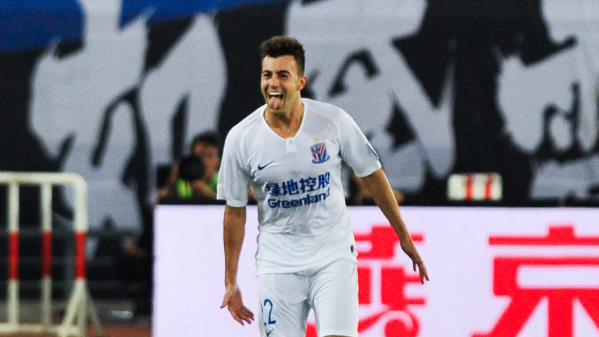 El Shaarawy fez dois lindos gols por cobertura para colocar o Shenhua na final da Copa da China