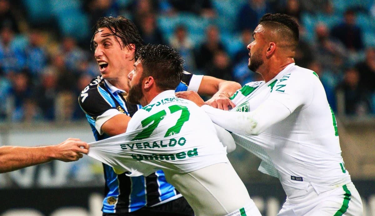 No movimentado Gr&ecirc;mio 3&times;3 Chape, o belo gol de Everaldo teve um significado bacana na Arena