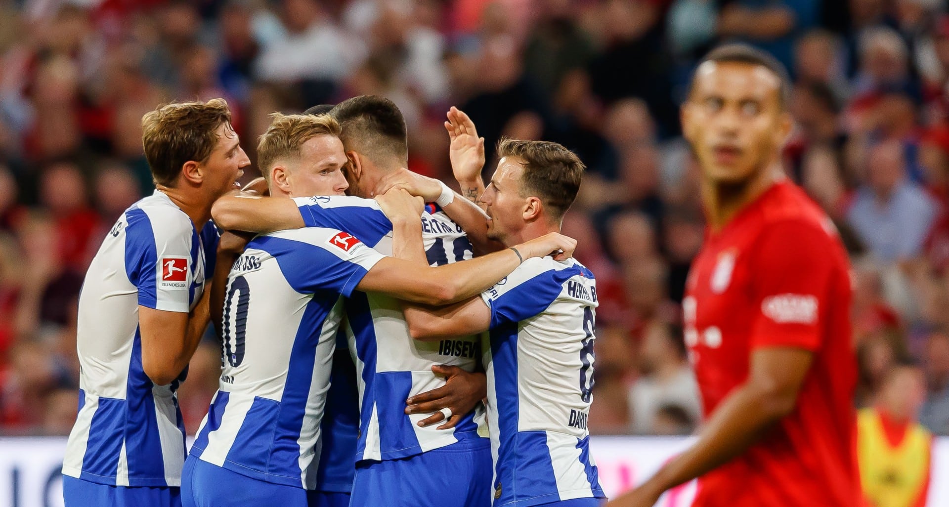 Bayern em xeque? Hertha abre a Bundesliga j&aacute; com um empate arrancado na Allianz Arena