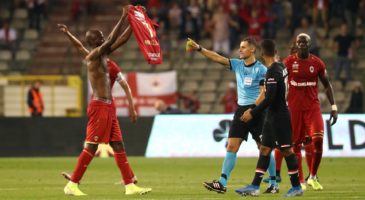 A comemoração de um gol basicamente encaminhou a eliminação do Royal Antuérpia na Liga Europa