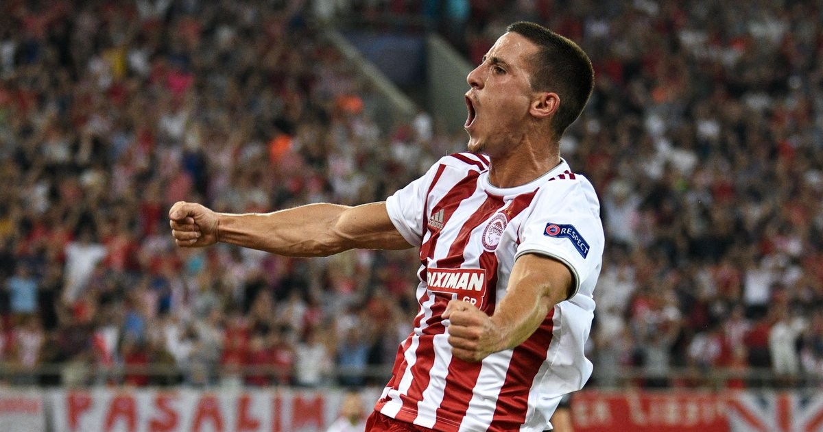 Logo na ida, Olympiacos e Dinamo Zagreb se encaminharam &agrave; fase de grupos da Champions