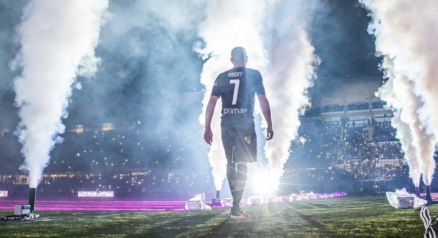 Ribéry: “O futebol é minha vida, por isso quis ficar na Europa e tive sorte em achar a Fiorentina”