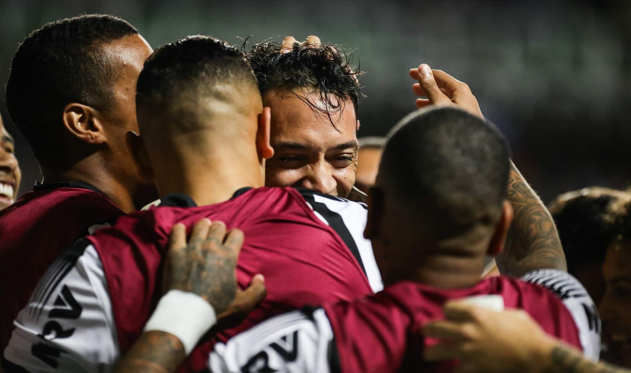 Num jogo intenso em BH, Ricardo Oliveira finalmente desencantou e se emocionou