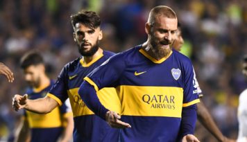 Na estreia de De Rossi pela Libertadores, o Boca nem se esforçou para carimbar a classificação