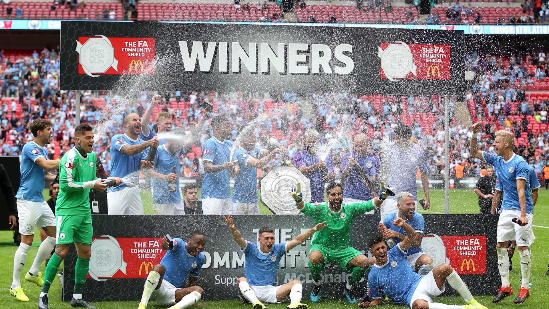 Liverpool foi um rolo compressor no segundo tempo, mas a Supercopa ficou com o City