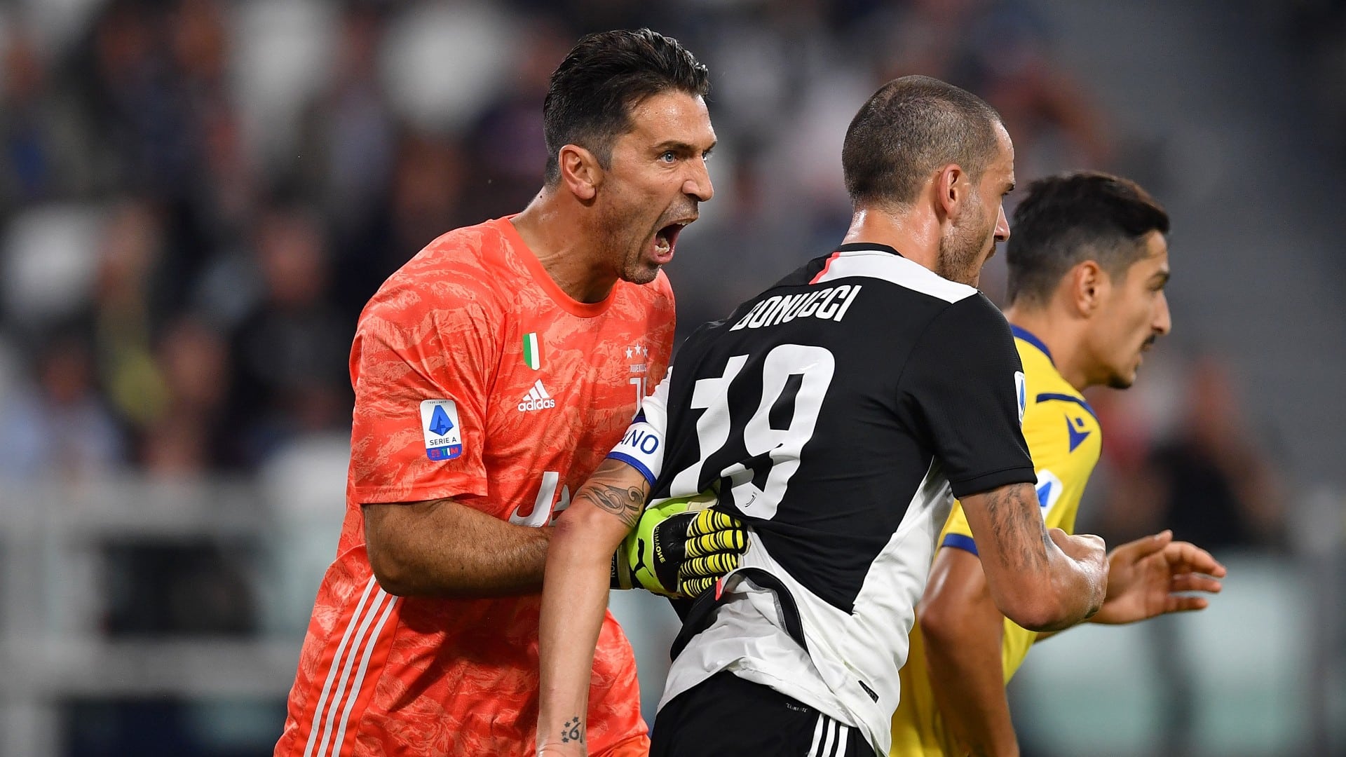 Verona abriu o placar em uma sequ&ecirc;ncia maluca, mas levou a virada da Juventus