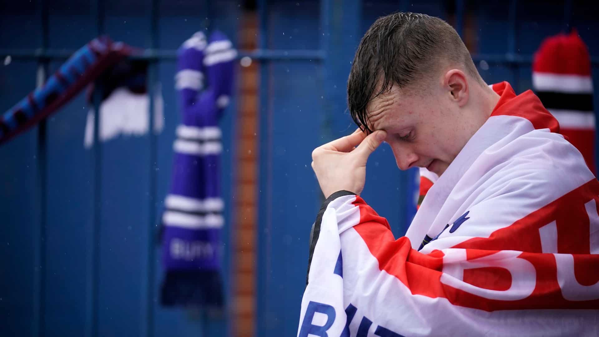 Com clube amea&ccedil;ado de desaparecer, torcedores do Bury recebem atendimento psicol&oacute;gico na sa&uacute;de p&uacute;blica