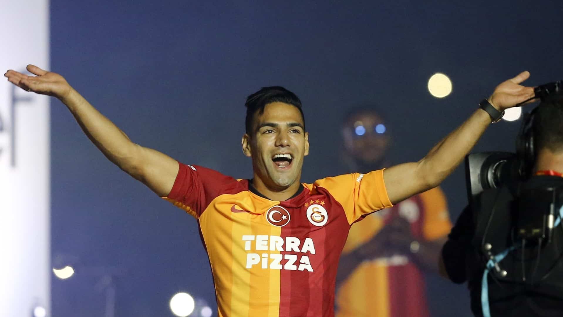 Apresenta&ccedil;&atilde;o de Falcao &eacute; um bom exemplo de por que os jogadores v&atilde;o ao Galatasaray