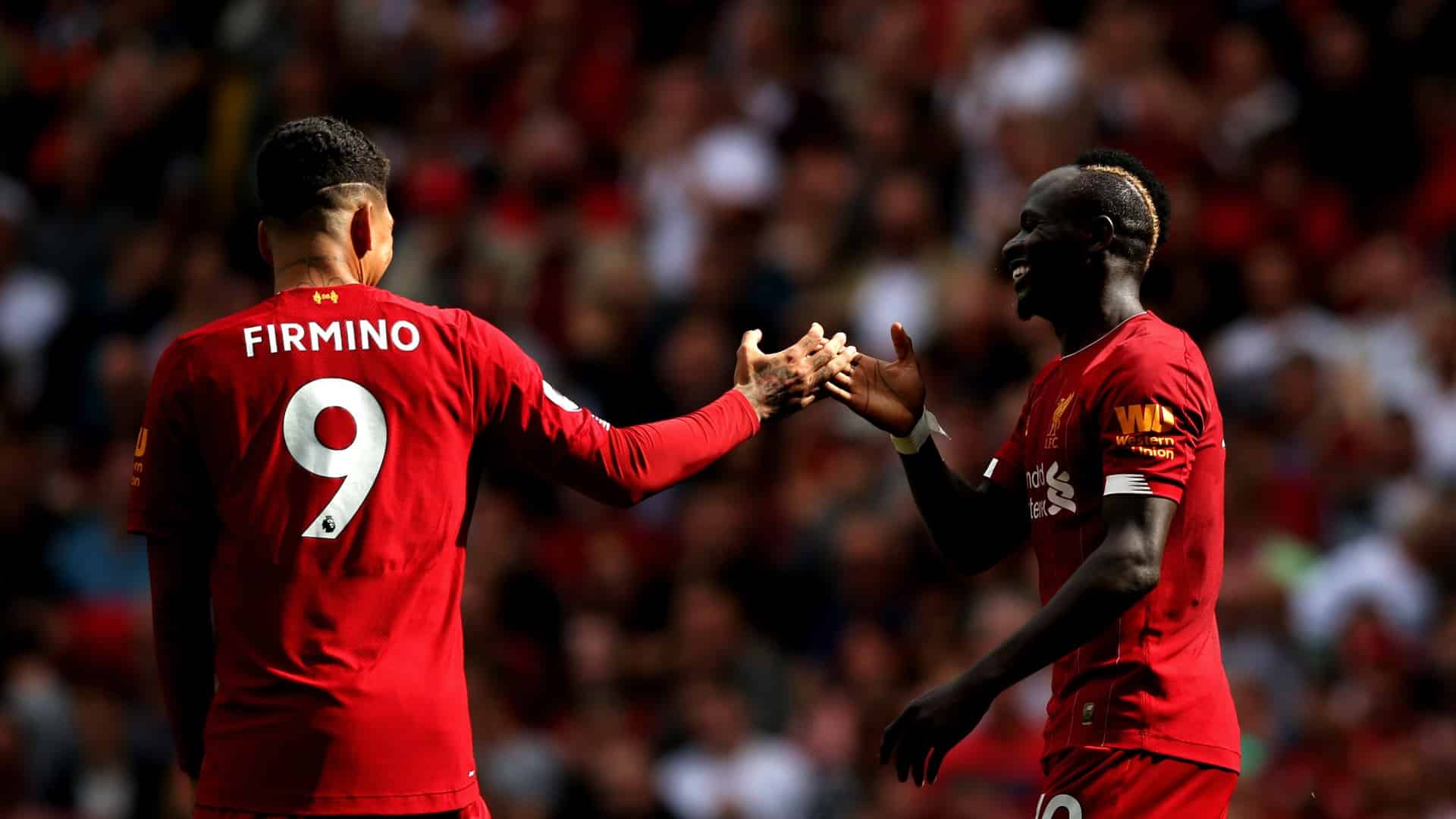 Em um Liverpool irresistível, os gols são de Mané e Salah, mas o brilho é cada vez mais de Firmino