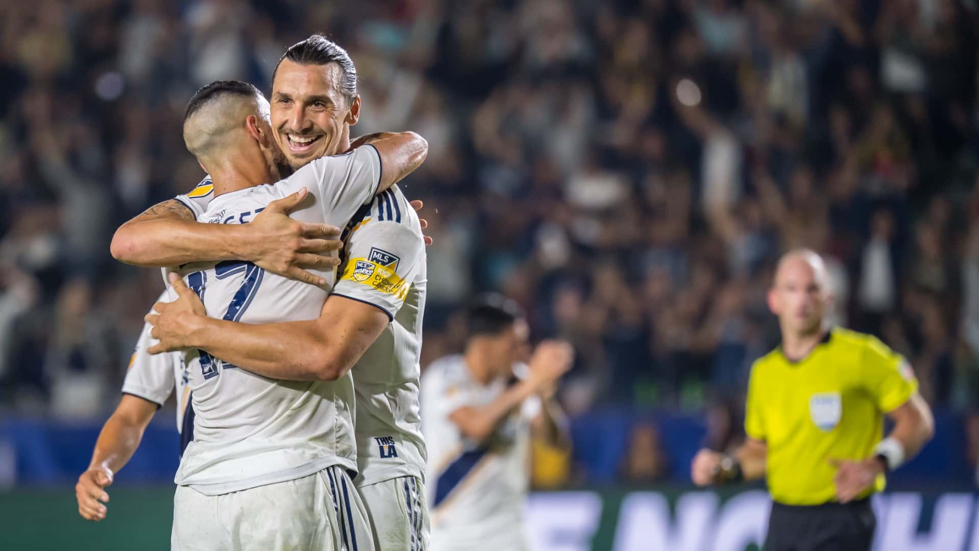 A porteira abriu no segundo tempo, e o Galaxy fez 7 a 2 no Sporting Kansas, com tr&ecirc;s de Ibrahimovic