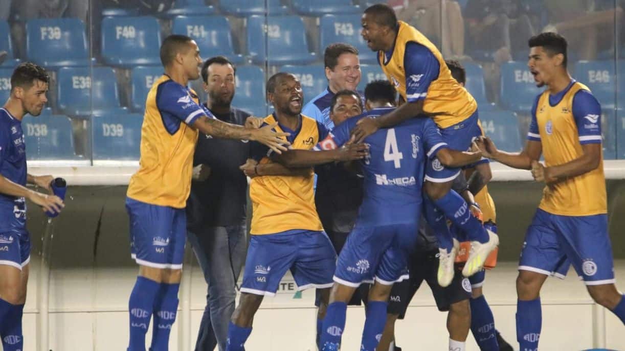 O Confiança solta o seu grito mais alto, ao conquistar o acesso fora de casa e voltar à Série B após 28 anos