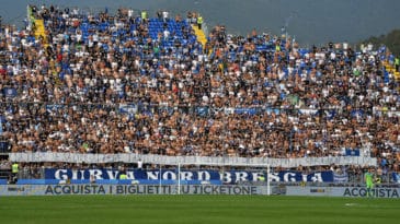 Punição ao Brescia por racismo de torcedores contra Pjanic atrai críticas por dois pesos e duas medidas