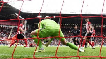 Sheffield foi oponente formidável ao Liverpool, mas frango de Henderson pôs tudo a perder