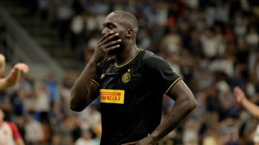 Lukaku pede desculpa à Inter por revelar que 23 dos 25 jogadores do elenco tiveram tosse e febre em janeiro
