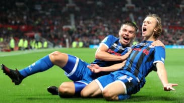 Um dia depois de marcar no Old Trafford, Matheson volta à escola em Manchester para fazer prova