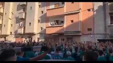Torcida do Raja foi até casa de torcedor com câncer para oferecer seu melhor alento: com cânticos