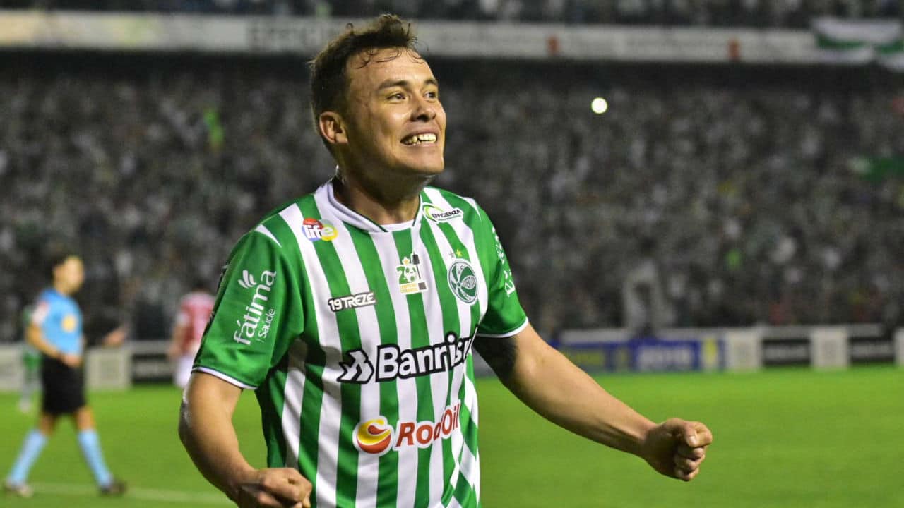 Juventude contou com partida de gala de Renato Caj&aacute; para golear o Imperatriz e voltar &agrave; S&eacute;rie B