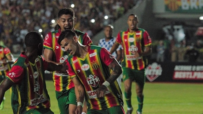 A gangorra subiu novamente: em uma noite pulsante no Castel&atilde;o, o Sampaio Corr&ecirc;a retorna &agrave; Segundona