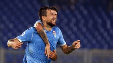 Golaço de Acerbi pela Lazio de fora da área foi daqueles de ver e rever na goleada sobre o Torino