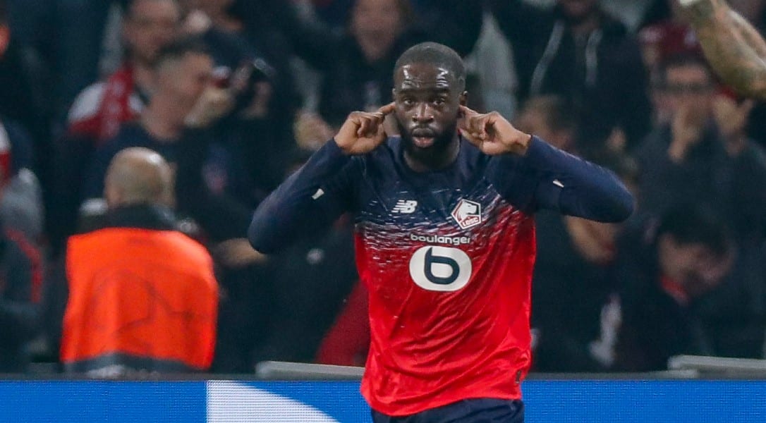 Um dom&iacute;nio de letra, antes do m&iacute;ssil aos 50 do 2&deg; tempo: Ikon&eacute; marcou seu primeiro gol na Champions em grande estilo