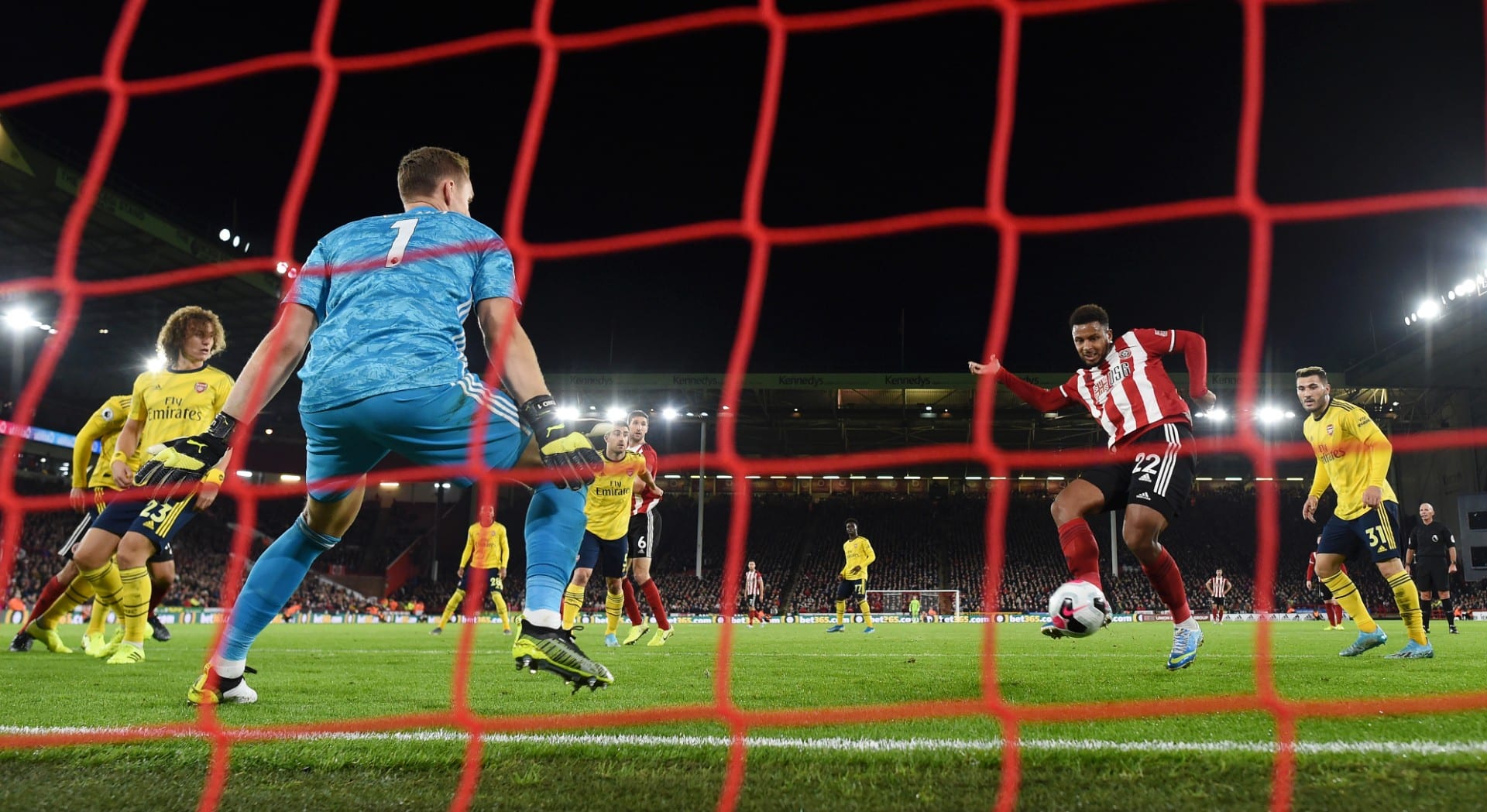 Perfeito contra o Arsenal, o Sheffield United conquistou mais uma grande vit&oacute;ria no retorno &agrave; Premier League