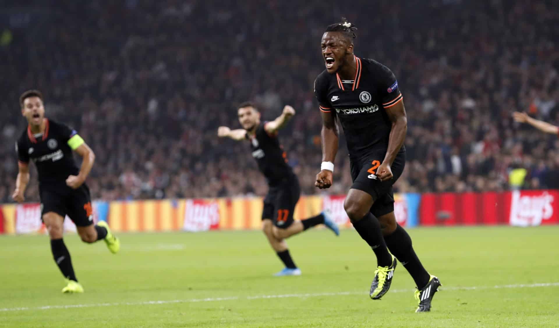 Os substitutos fizeram a diferen&ccedil;a: com um gol no fim, o Chelsea derruba a invencibilidade do Ajax