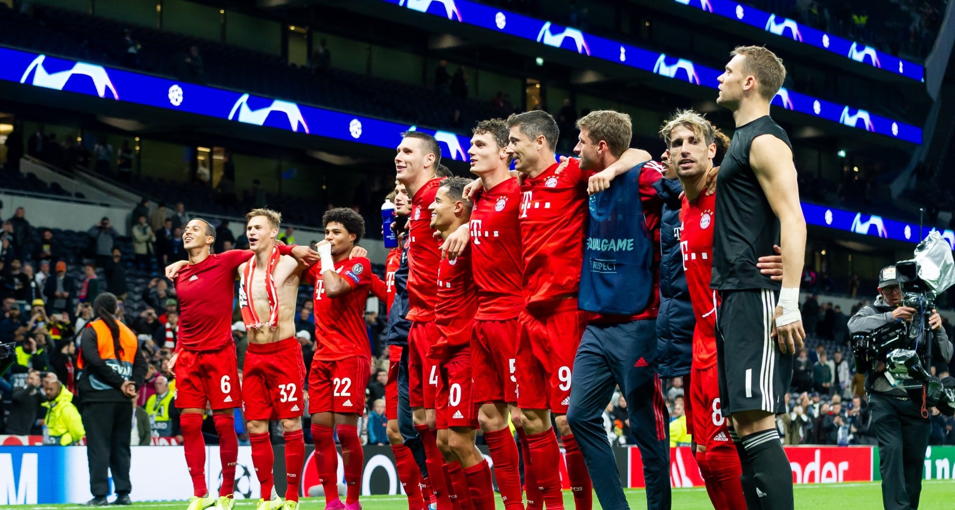 Num joga&ccedil;o que come&ccedil;ou a mil por hora, o Bayern atingiu sua m&aacute;xima pot&ecirc;ncia para fazer 7&times;2 no Tottenham