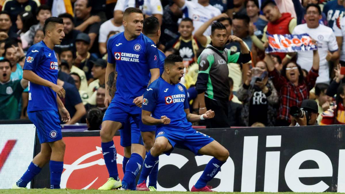 De virada e com um gol estonteante, pela primeira vez o Cruz Azul enfiou cinco gols no cl&aacute;ssico contra o Am&eacute;rica