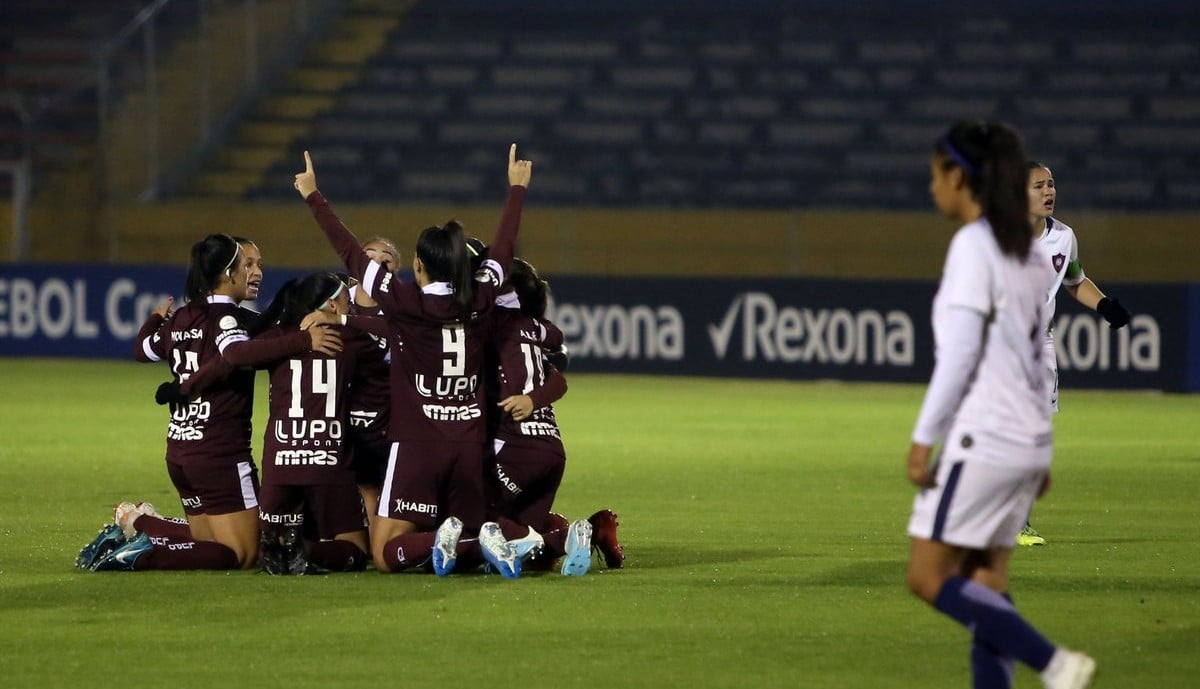 Gra&ccedil;as a um gola&ccedil;o de fora da &aacute;rea, a Ferrovi&aacute;ria volta &agrave; final da Libertadores Feminina ap&oacute;s quatro anos