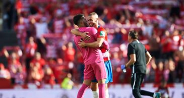 O surpreendente Granada aproveita o adiamento do clássico e toma a liderança do Espanhol